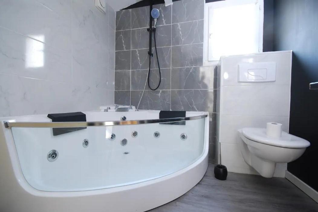Jacuzzi Terrasse Centre Narbonne Apartment Exterior photo